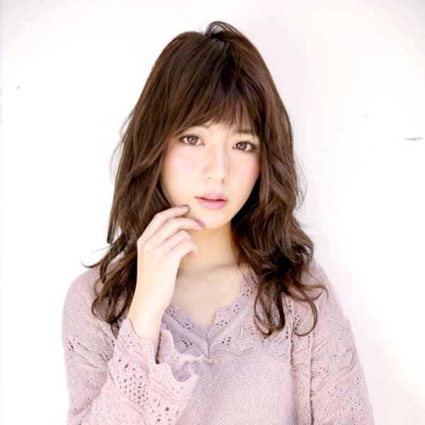 フェミニンだけど抜け感たっぷりカール