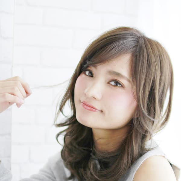 透明感のあるゆるふわカールスタイル|PRISM hair design