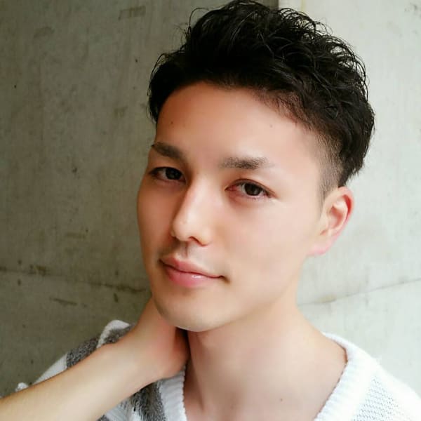 ツーブロックベリーショートスタイル|半個室型美容室 Sourire 柚須店