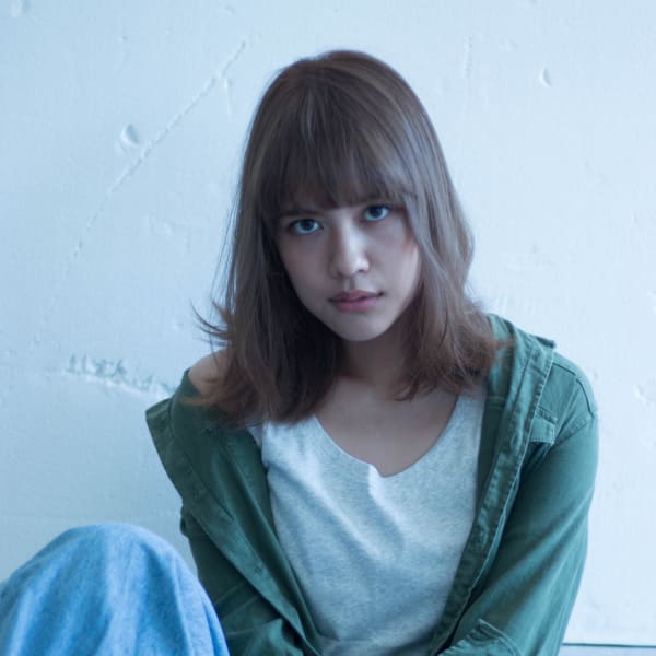 抜け感のある外はねスタイル|HeadRoom Destination