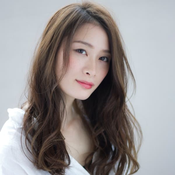 サイドパートの大人ロングデジタルパーマ