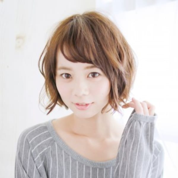 透け前髪が可愛い丸みバルーンボブ