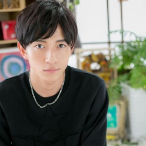 サイドパート無造作ショート