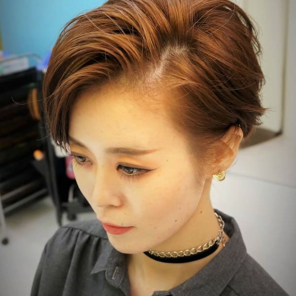 アシンメトリーショートボブ＋コーラルアッシュ