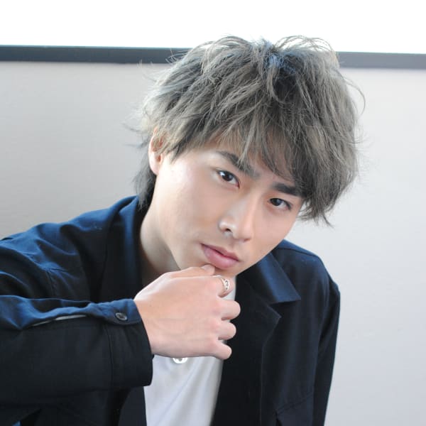 グレージュカラーのモテ髪マッシュショート【k21】|Lila by AFLOAT