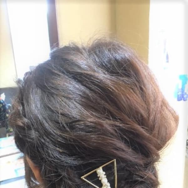 編み込みショートのアップスタイル