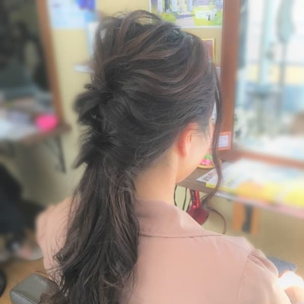 一つ結び風 ゆるふわハーフアップ