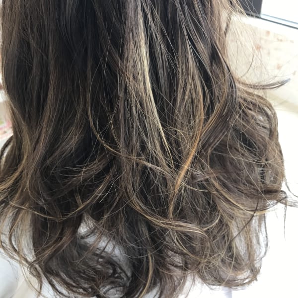 グラデーションハイライト|hair salon Hinata
