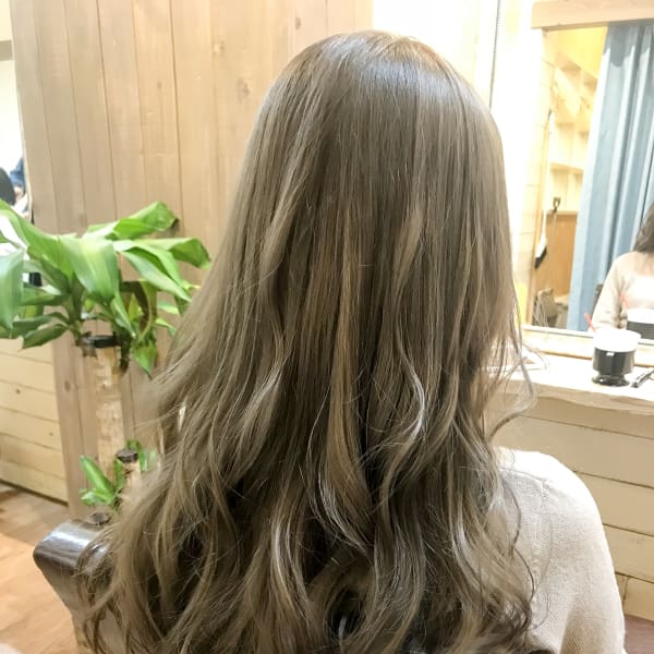 ホワイトグレーアッシュ