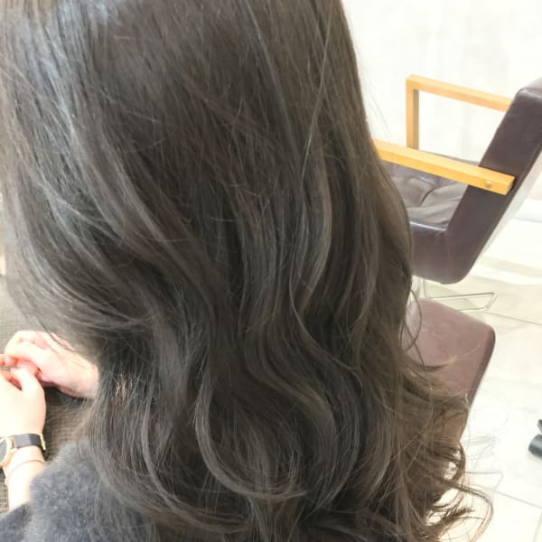 イルミナカラーでグレージュに 担当 渋谷