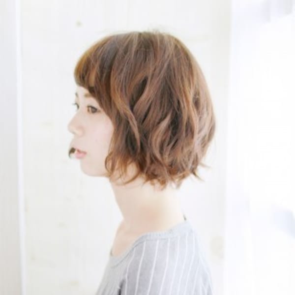 透け前髪が可愛い丸みバルーンボブ