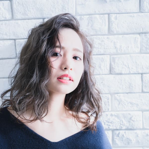 外国人風アディクシーパールグレージュ