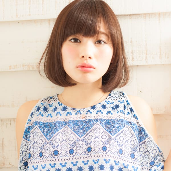 男女ともに高感度の高いヘルシーボブにシースルーバックをプラス|APIS beauty and cure