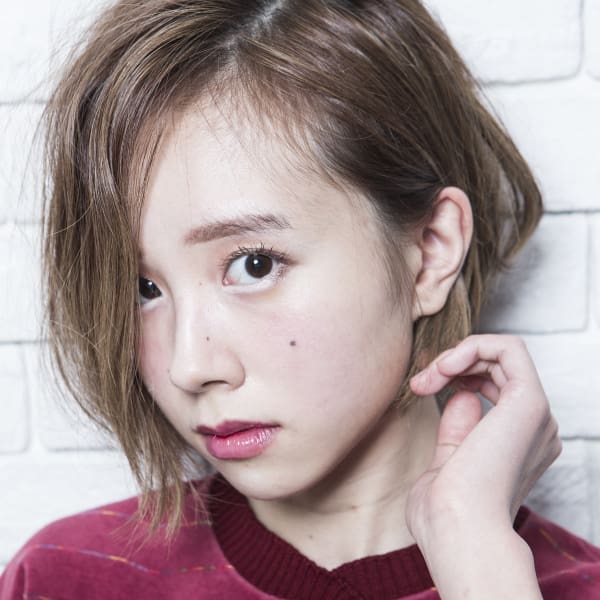 ミルクティーカラー☆耳かけショートボブ♪