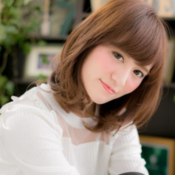 大人かわいい♪斜めバングくびれミディ