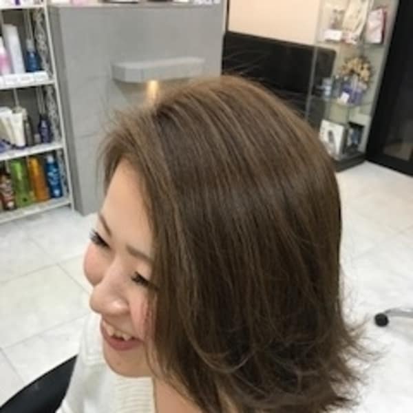 外ハネロブ|美容室アイゾーン