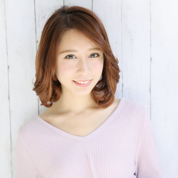 軽さと重さを絶妙にまとったボブ