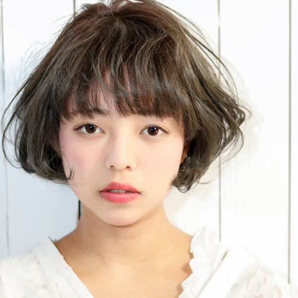 デザインカラーハイライト×オン眉切りっぱなしボブで春を先取り