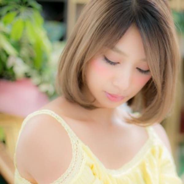 シンプル前下がり大人ボブ×グラデカラー