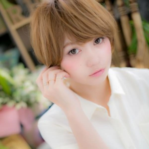 うざバングが大人かわいいショートボブ