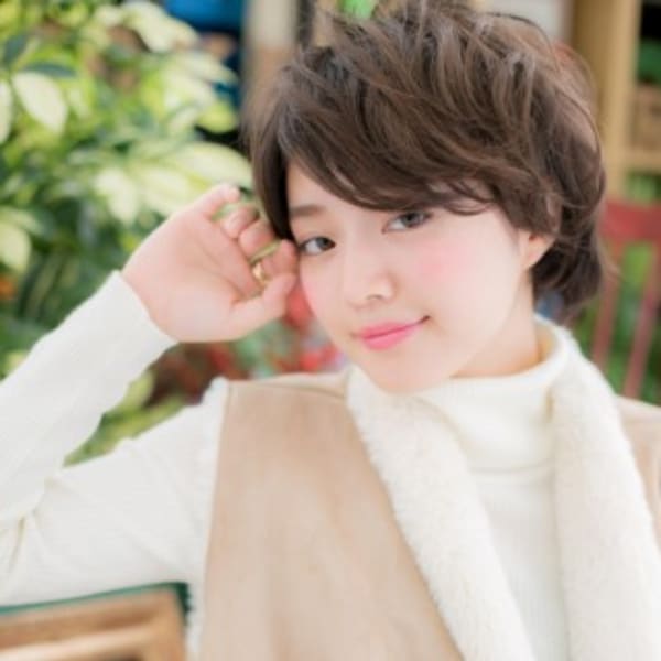 洗練されたくせ毛風アーバンショート