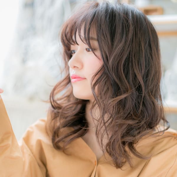 斜めバングxボリュームカールスタイル