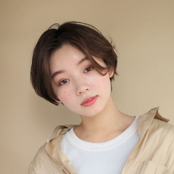 こなれセンターパートマッシュショート