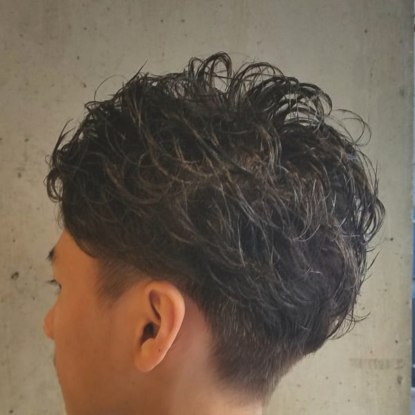 ビジネスネープレスツーブロックスタイル×オールバックパーマ