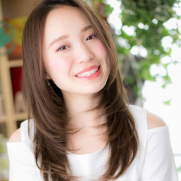 大人かわいい♪好感華やぎ小顔ストレート