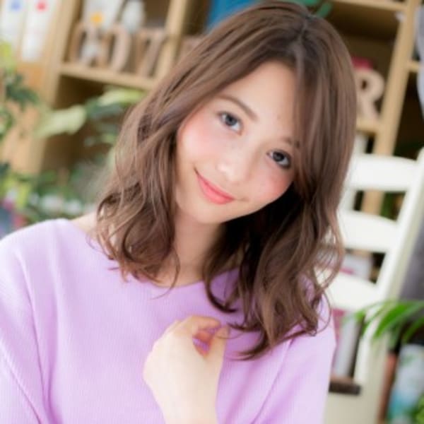 センターパートかわいいガ-リ‐小顔カール