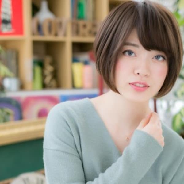 斜めバング&アースカラー前下がり切りっぱなし小顔ミニボブ