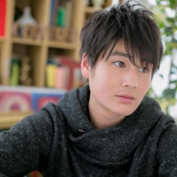 黒髪イケメンサイドパート