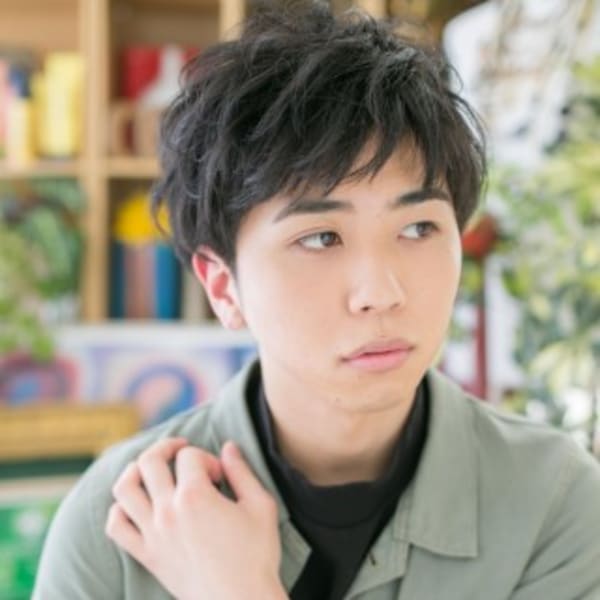 ラフな質感で遊ぶ！無造作ショート