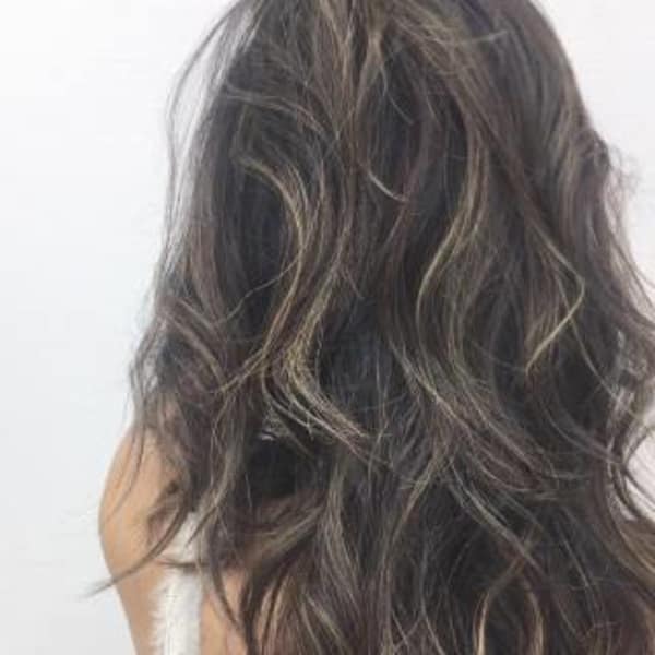 ハイライトロングヘアスタイル|ONLY ONE