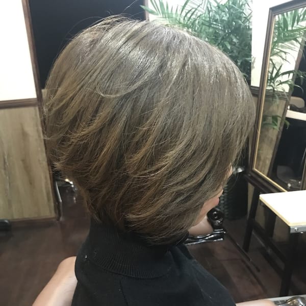 ソリッドアッシュモカ・ショートレイヤーボブ|D-aimer-