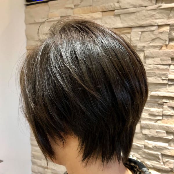 丸い骨格は耳後ろすっきりショートでスマートで大人可愛い