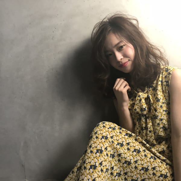 春スタイル。アッシュカラーと髪の動きが可愛い！|Proud