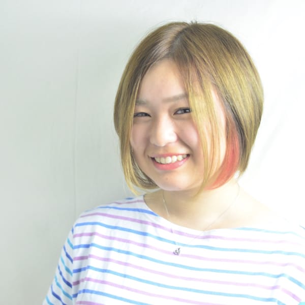 見えちゃうくらいが可愛い☆インナーカラーボブスタイル