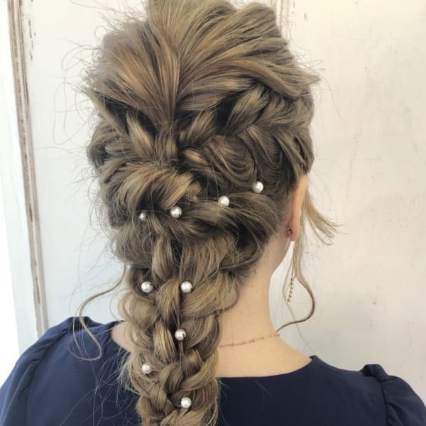 お呼ばれパーティヘア 編み込みスタイル