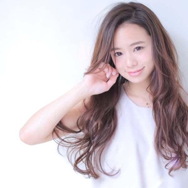 大人可愛いグレージュ×巻き髪デジタルパーマ