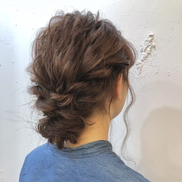 大人女性にオススメお団子アップヘア
