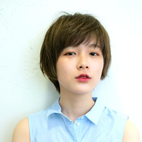 ショートバングのゆるふわボブスタイル