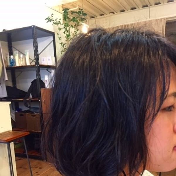 パーマで軽さのあるボブスタイルに✩