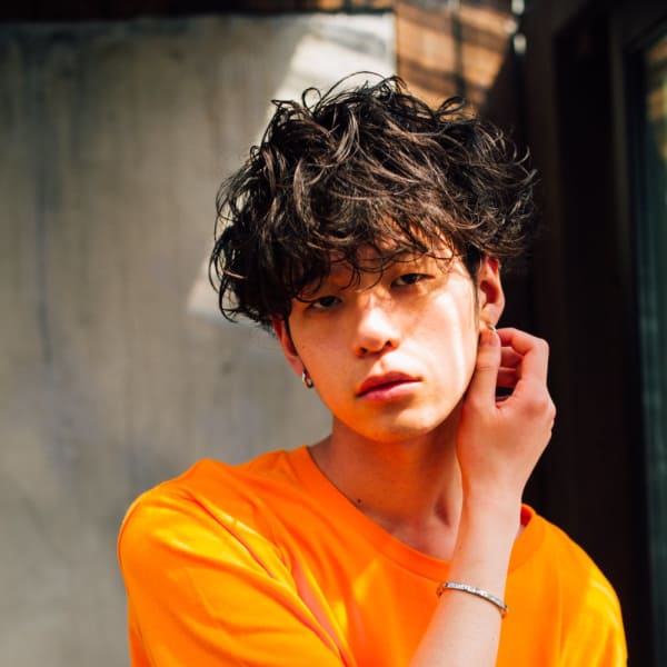 束感外ハネミディアムマッシュ