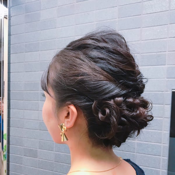 お呼ばれにぴったり ツイストアレンジ♪