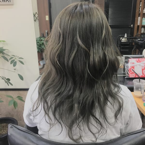 アッシュグレー