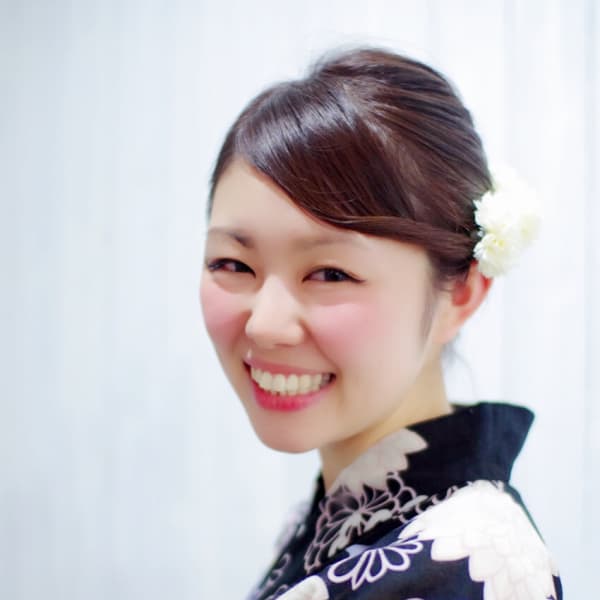 浴衣ヘアアレンジ 襟足スッキリ夏花火