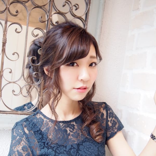 【休日は少しフェミニン♪こなれアレンジヘア】