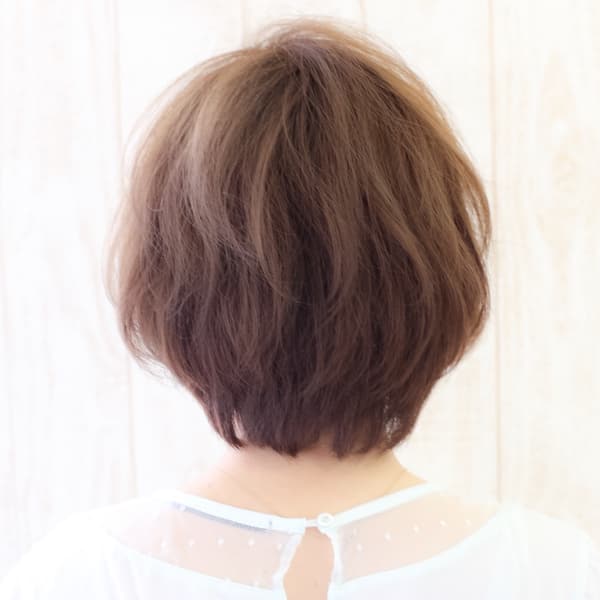 上品なアンティークゴールド♪エレガントショート