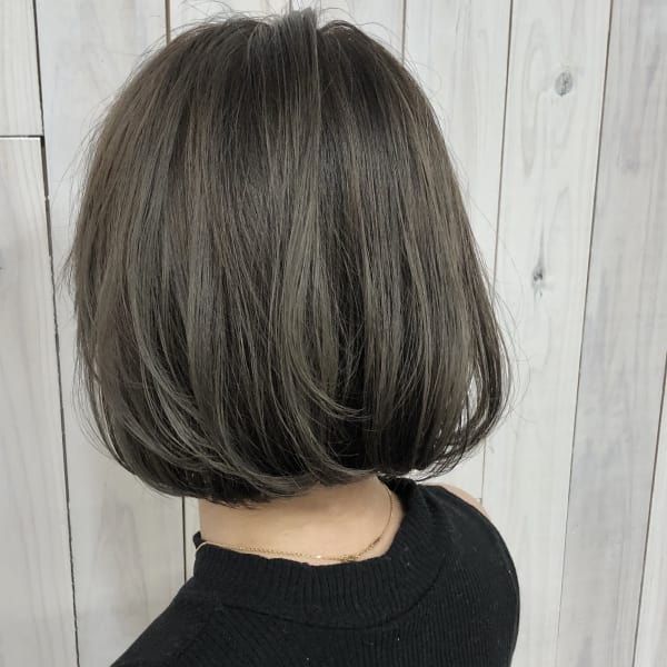 Rowel グレージュ ミディアムボブ Rowel ローウェル のヘアスタイル 美容院 美容室を予約するなら楽天ビューティ